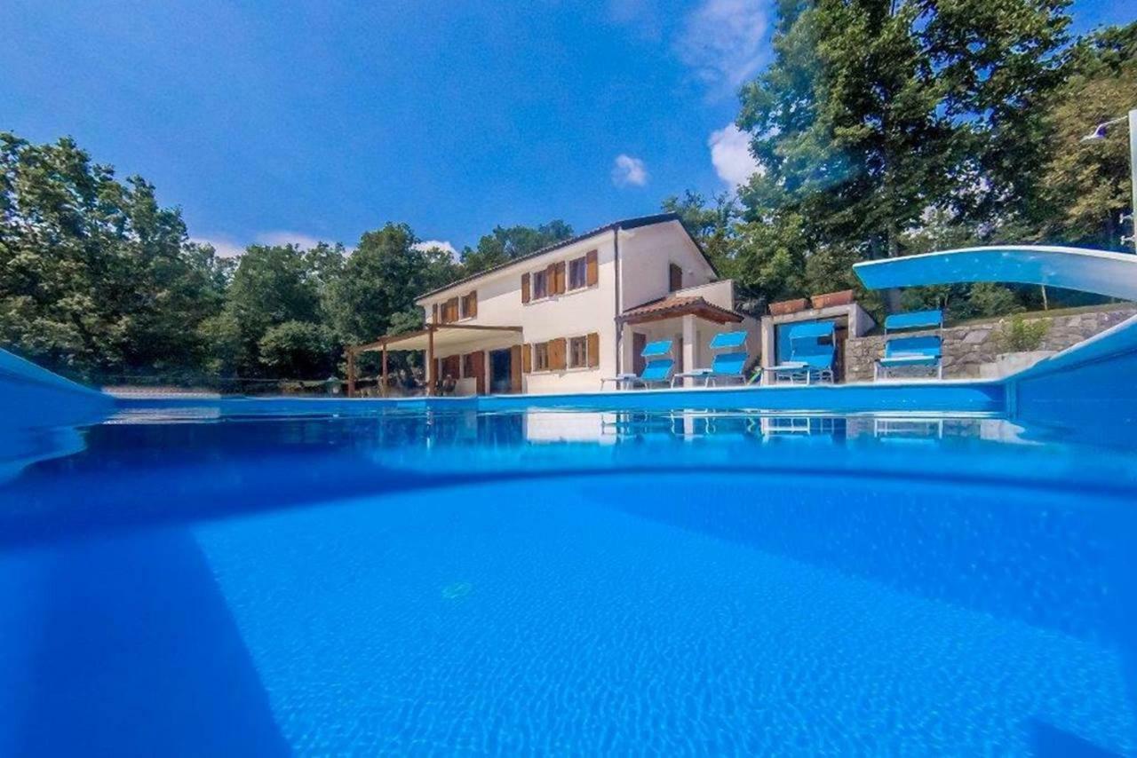 Villa Marron Veprinac Exterior photo